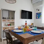 Mediterranea Apartment- Station - Free Wifi&netflix アパート *