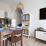 Mediterranea Apartment- Station - Free Wifi&netflix バーリ