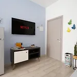 Mediterranea Apartment- Station - Free Wifi&netflix バーリ