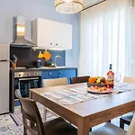 Mediterranea Apartment- Station - Free Wifi&netflix アパート