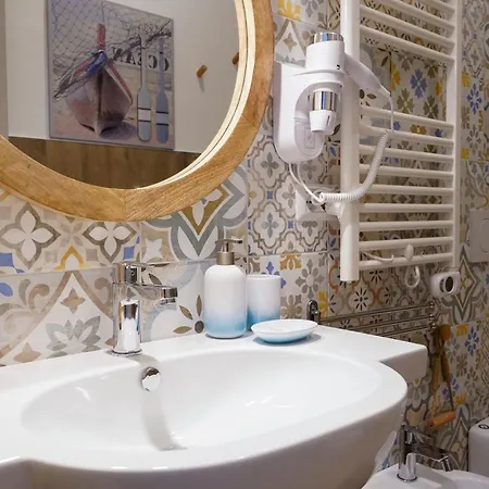 Mediterranea Apartment- Station - Free Wifi&netflix شقة باري