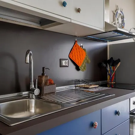 Mediterranea Apartment- Station - Free Wifi&netflix شقة *
