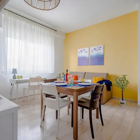 شقة Mediterranea Apartment- Station - Free Wifi&netflix
