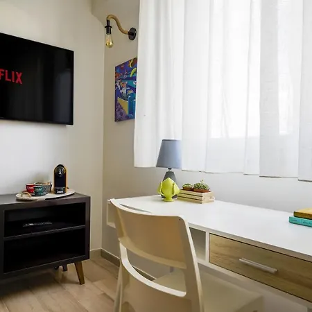 شقة Mediterranea Apartment- Station - Free Wifi&netflix *